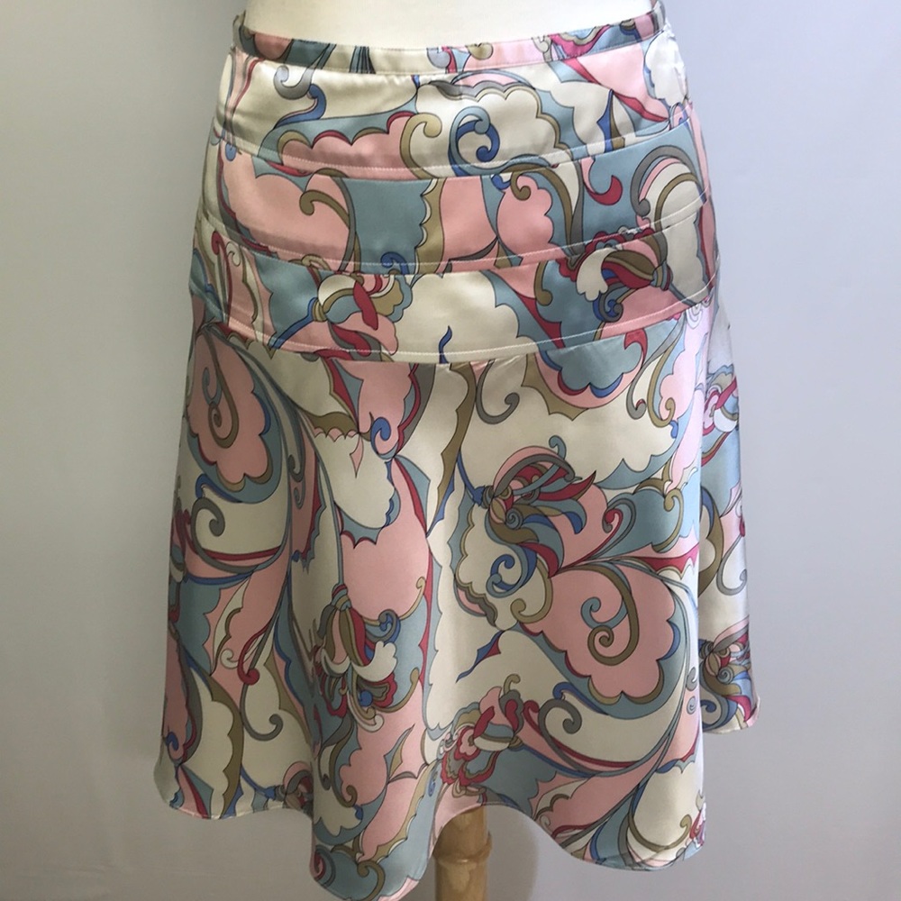 Beautiful floral silk skirt.NWOT.